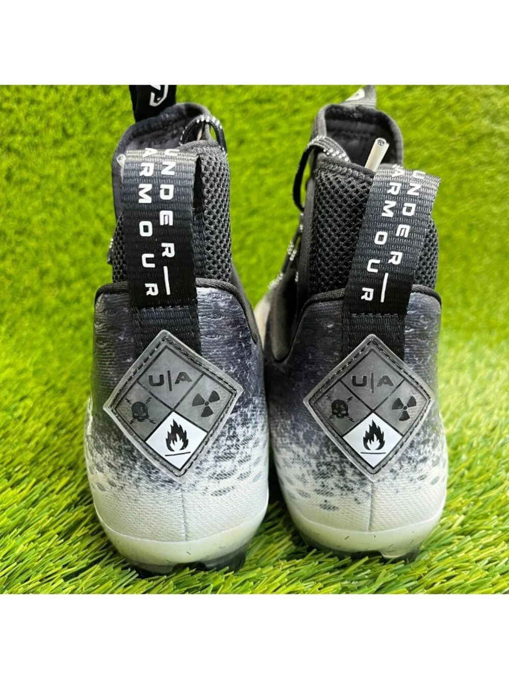 Under Armour Spotlight Lux MC 2.0 Mens Size 10.5 Black White Football Cleats